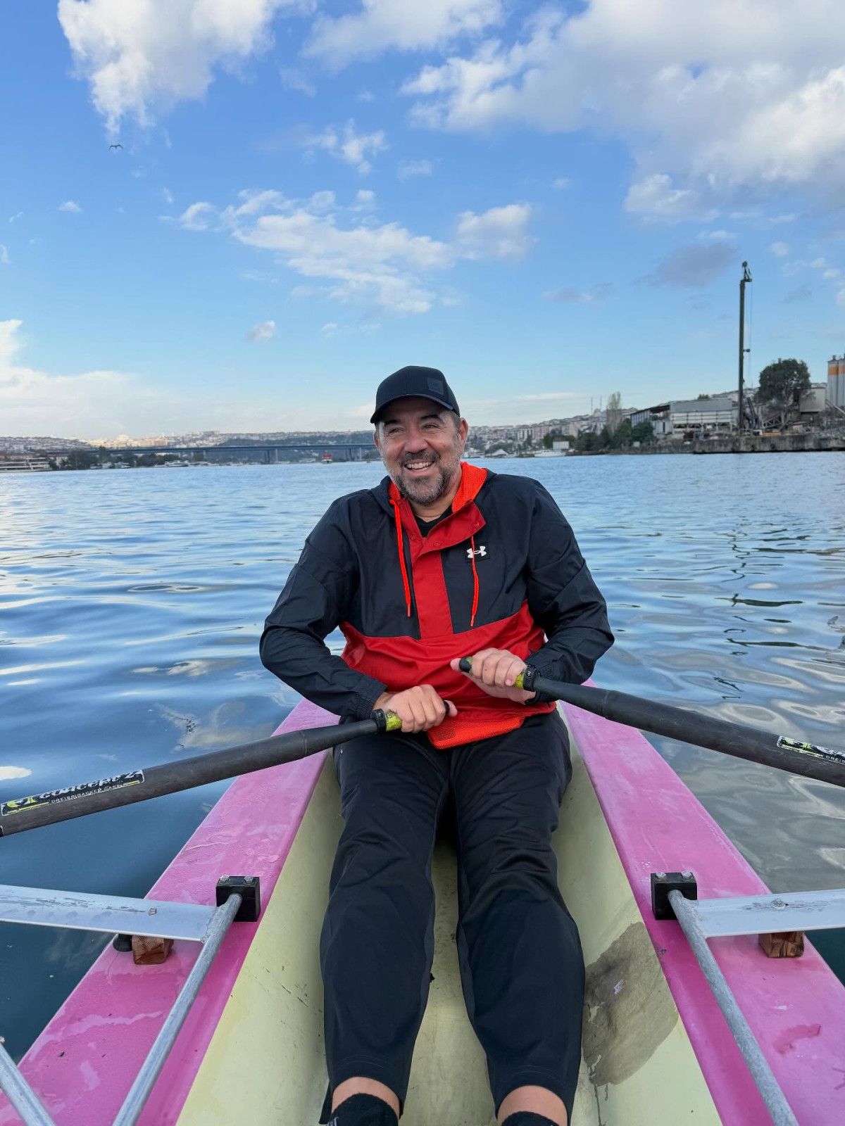 Ata Demirer'in Yeni Görünümü ve Spor Hayatı