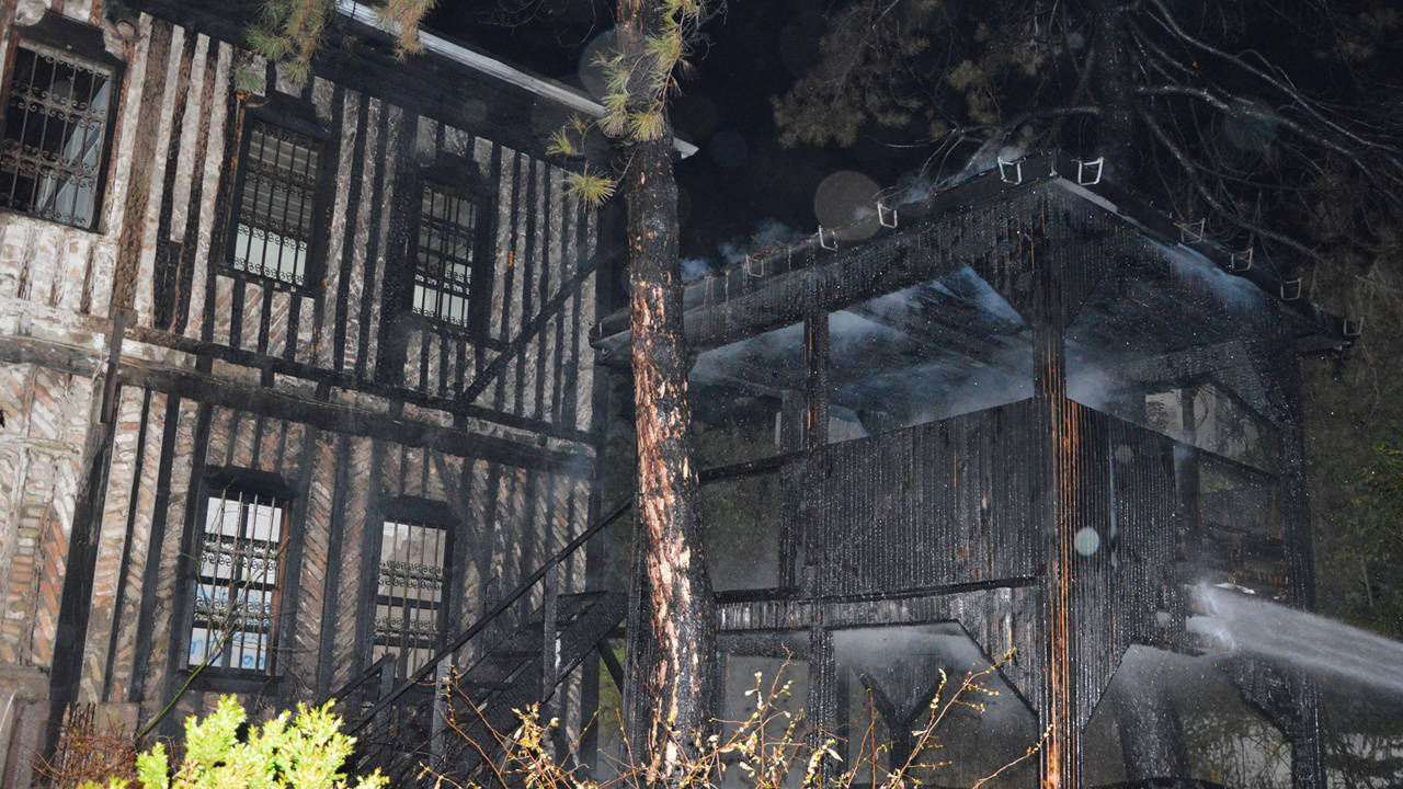 Atatürk’ün kaldığı tarihi konakta yangın çıktı