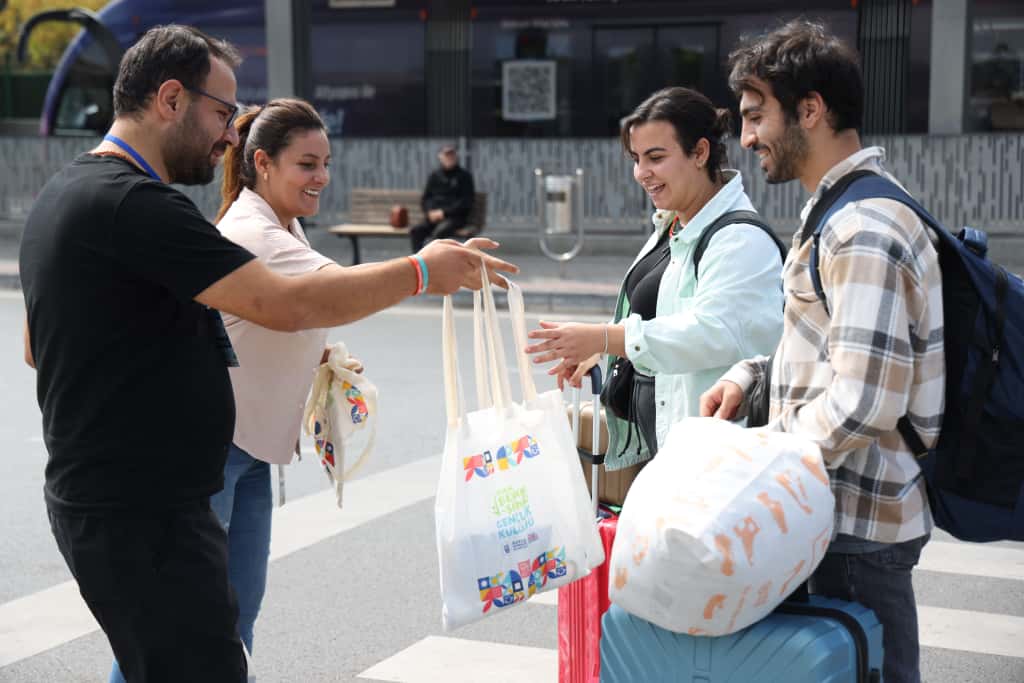 Büyükşehir’den üniversiteli gençlere sıcak karşılama