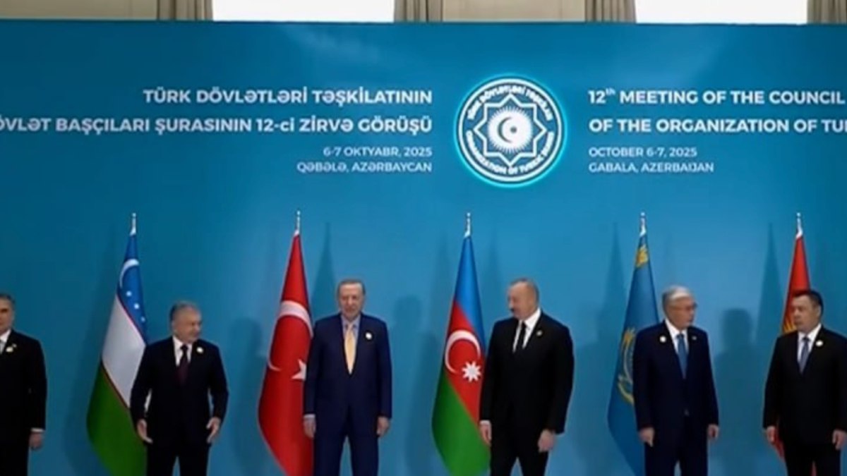 Erdoğan, TDT Zirvesi’nde aile fotoğrafına katıldı