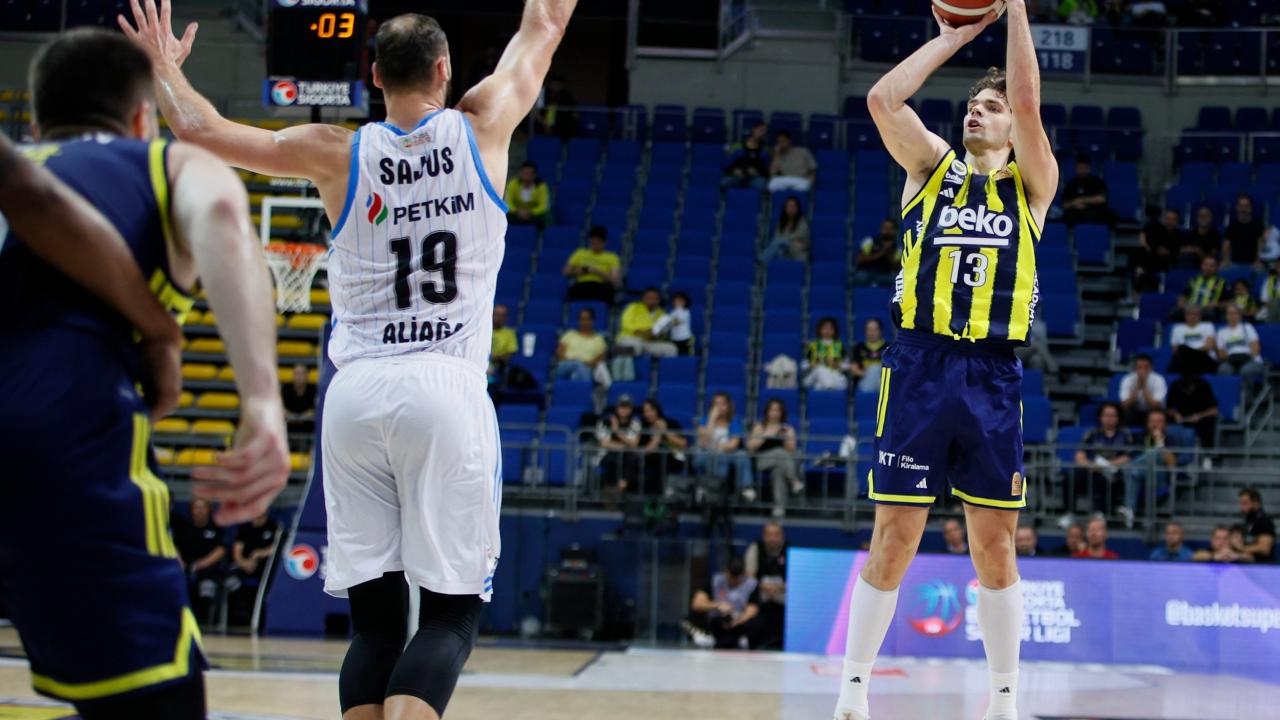 Fenerbahçe Beko ilk galibiyetini aldı