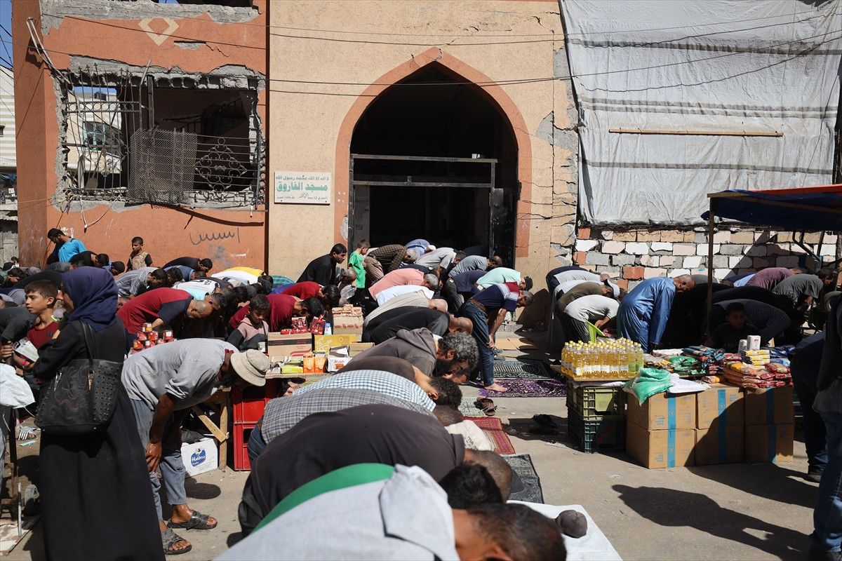 Gazze’de Ateşkes Sonrası İlk Cuma Namazı ve Bölge Gündemi