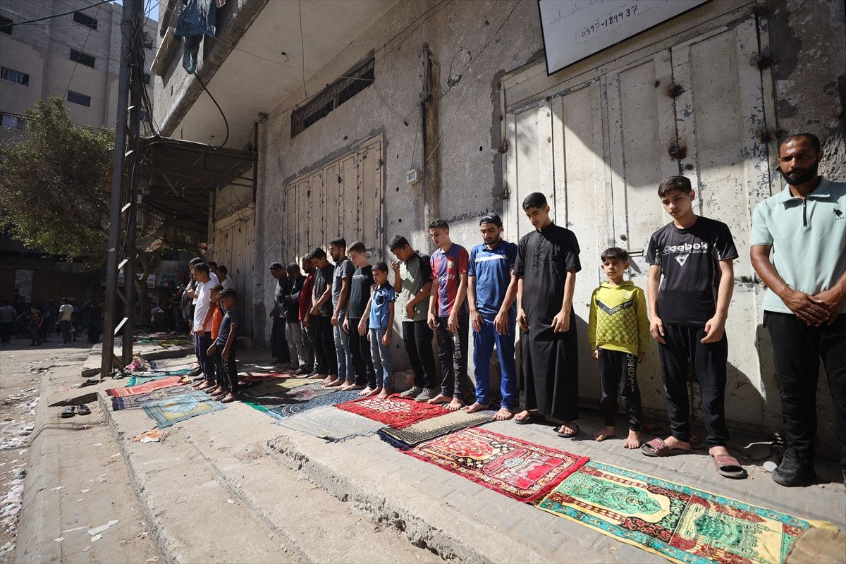 Gazze’de Ateşkes Sonrası İlk Cuma Namazı ve Bölge Gündemi