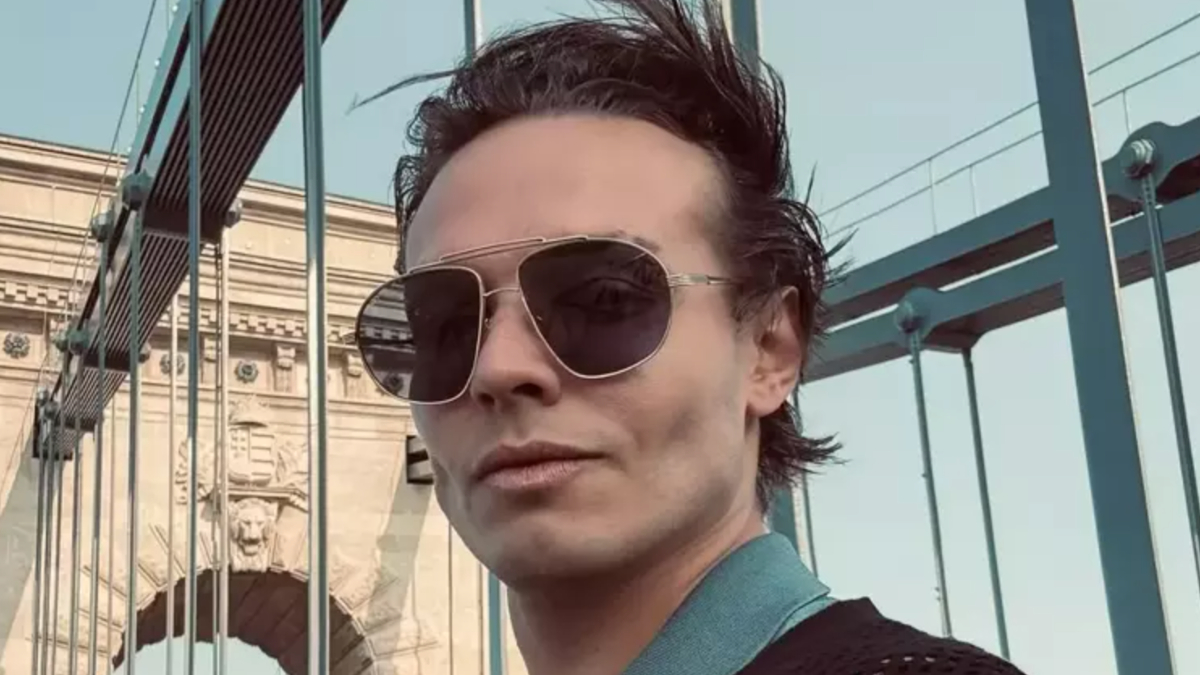 Murat Ceylan ve Sude Zülal Güler’den sarmaş dolaş poz