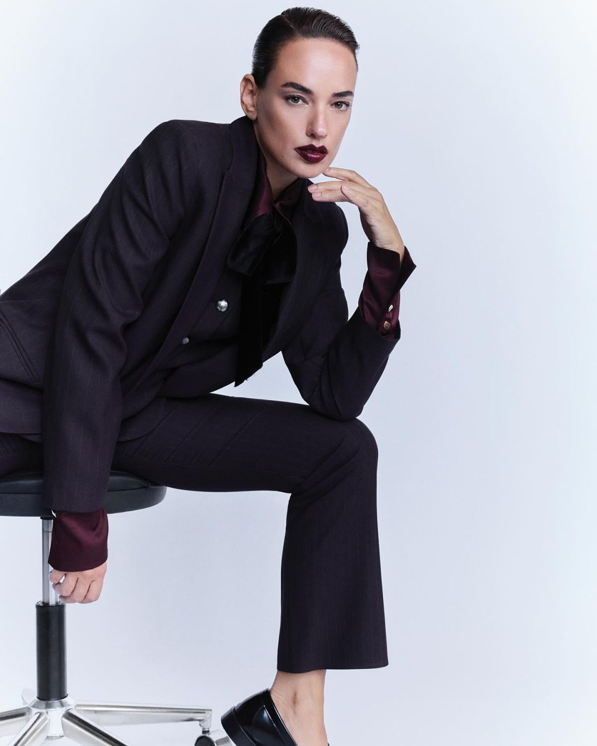 Seda Bakan: Minimal Dokunuşlarla Modern İş Kadını Şıklığı