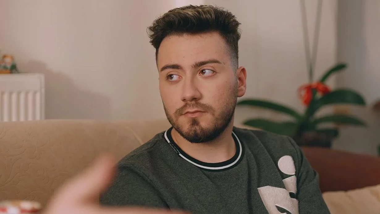 Enes Batur’un Uyuşturucu Test Sonucu ve Hukuki Gelişmeler: Yurt Dışı Çıkış Yasağı ile Serbestlik