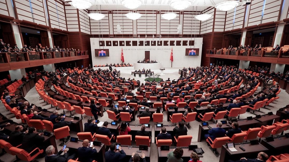 Yeni düzenleme yolda: LGBT’yi övene ceza geliyor