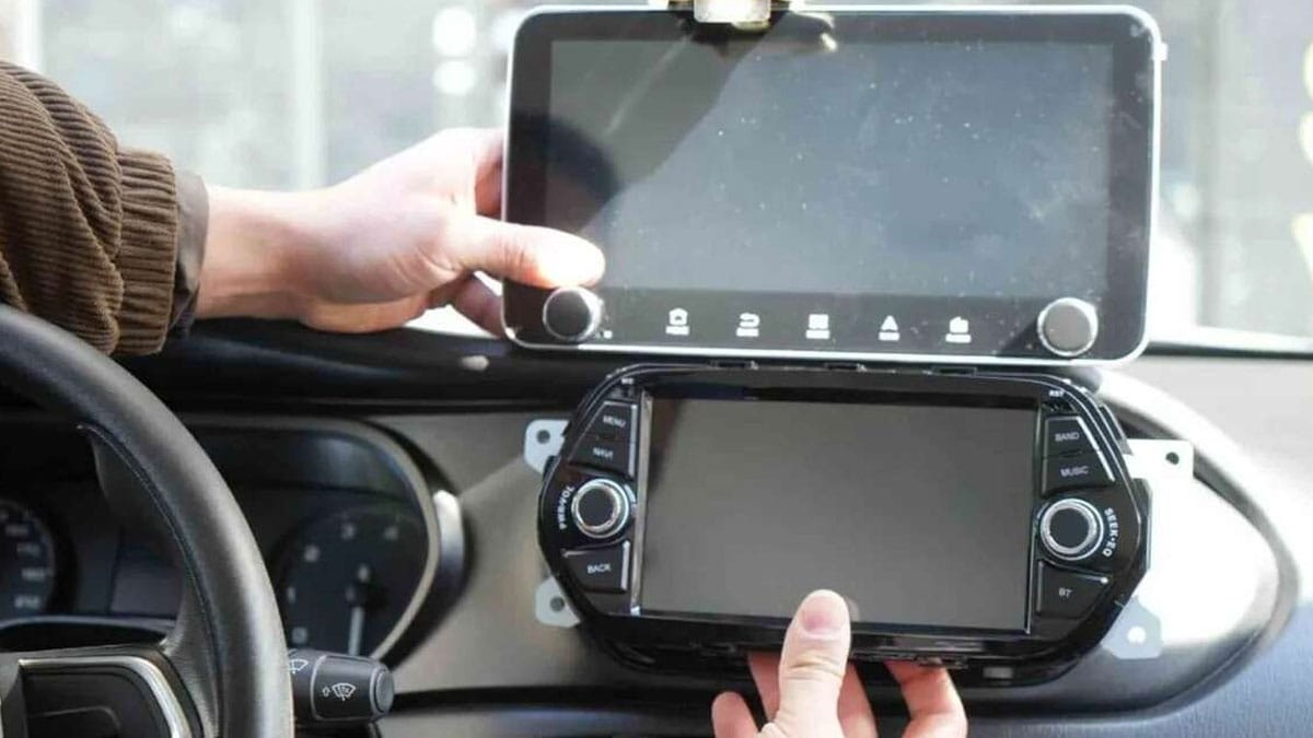 Yeni Trafik Düzenlemeleri: APP Plaka, Multimedya Ekranlar ve Cezalarda Köklü Değişiklikler