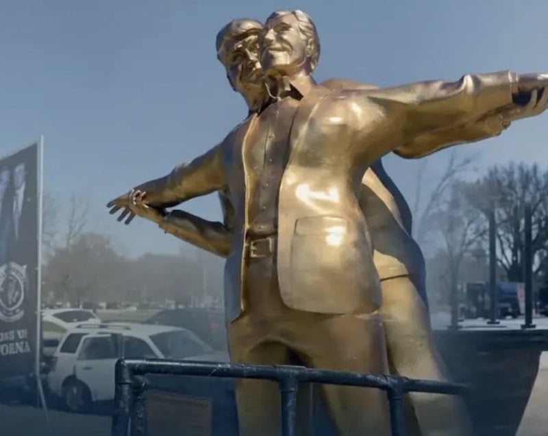 Washington Park Enstalasyonu: Trump ve Epstein Temsilinin Gölgesinde Siyasi Yankılar