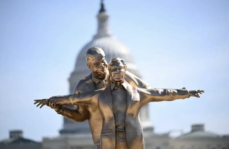 Washington Park Enstalasyonu: Trump ve Epstein Temsilinin Gölgesinde Siyasi Yankılar