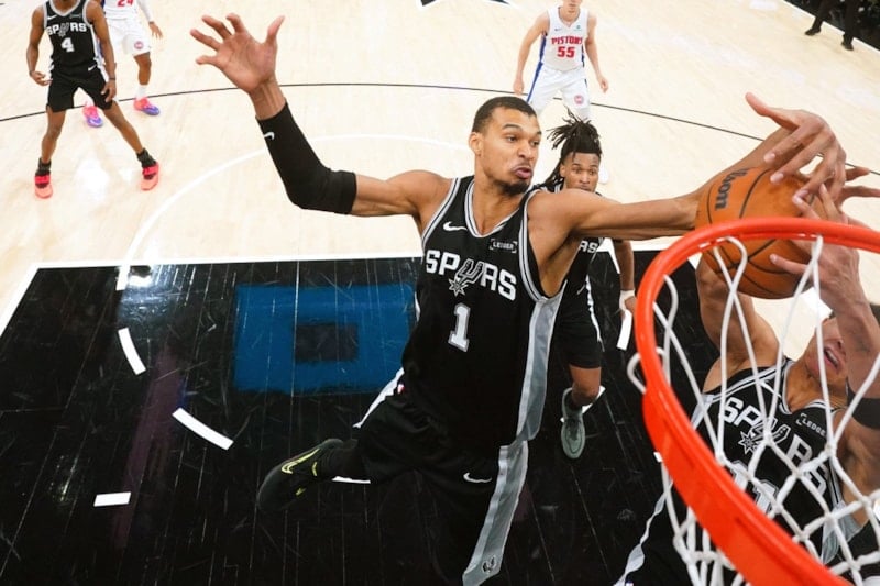 NBA Normal Sezonunda 9 Maçlık Geceden Özet: Warriors Rockets’ı Yendi ve Spurs Evinde Pistons’ı Aştı