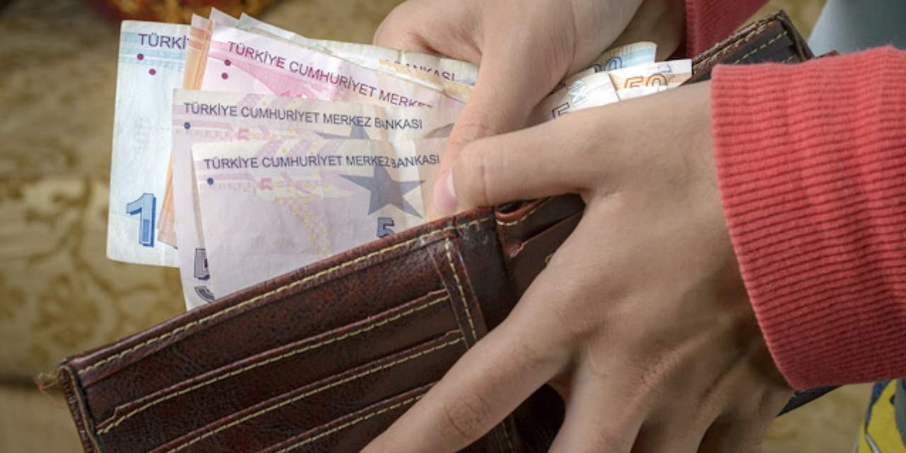 Anneler için yeni destek paketi: Rapor parası, doğum yardımı ve yarı zamanlı çalışmalarla artışlar