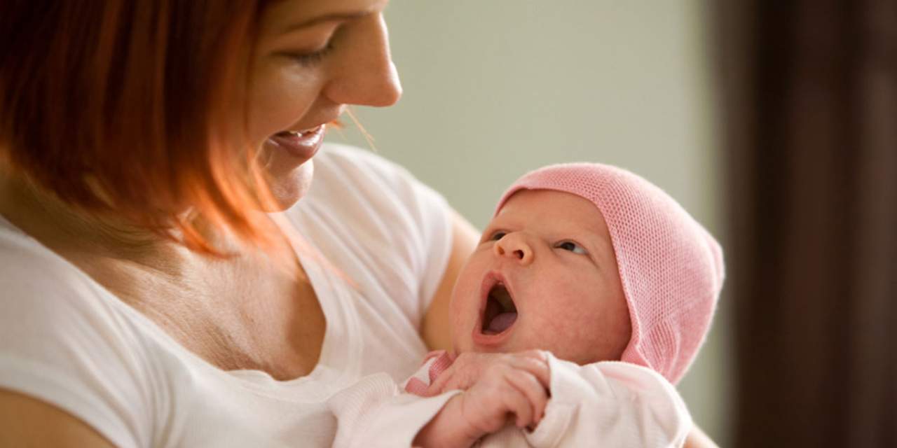 Anneler için yeni destek paketi: Rapor parası, doğum yardımı ve yarı zamanlı çalışmalarla artışlar