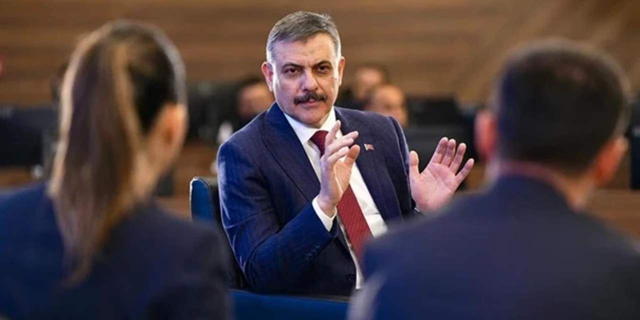 Multimedya ve Telefon Tutucuları İçeren Yeni Trafik Kanunu Tartışması ve Beklenen Yönetmelik