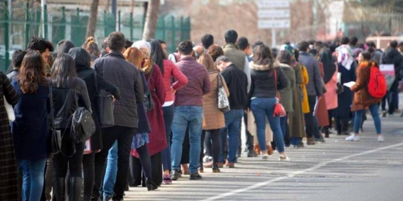 Genç İstihdamına Yönelik Devlet Desteği: İşe İlk Adım Programı 228 Milyar TL ile Destekleniyor