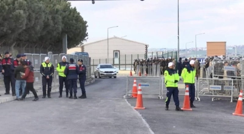 İdilim Mahkemesinde Gergin Anlar: İmamoğlu'nun Savunması ve Salon Tartışmaları