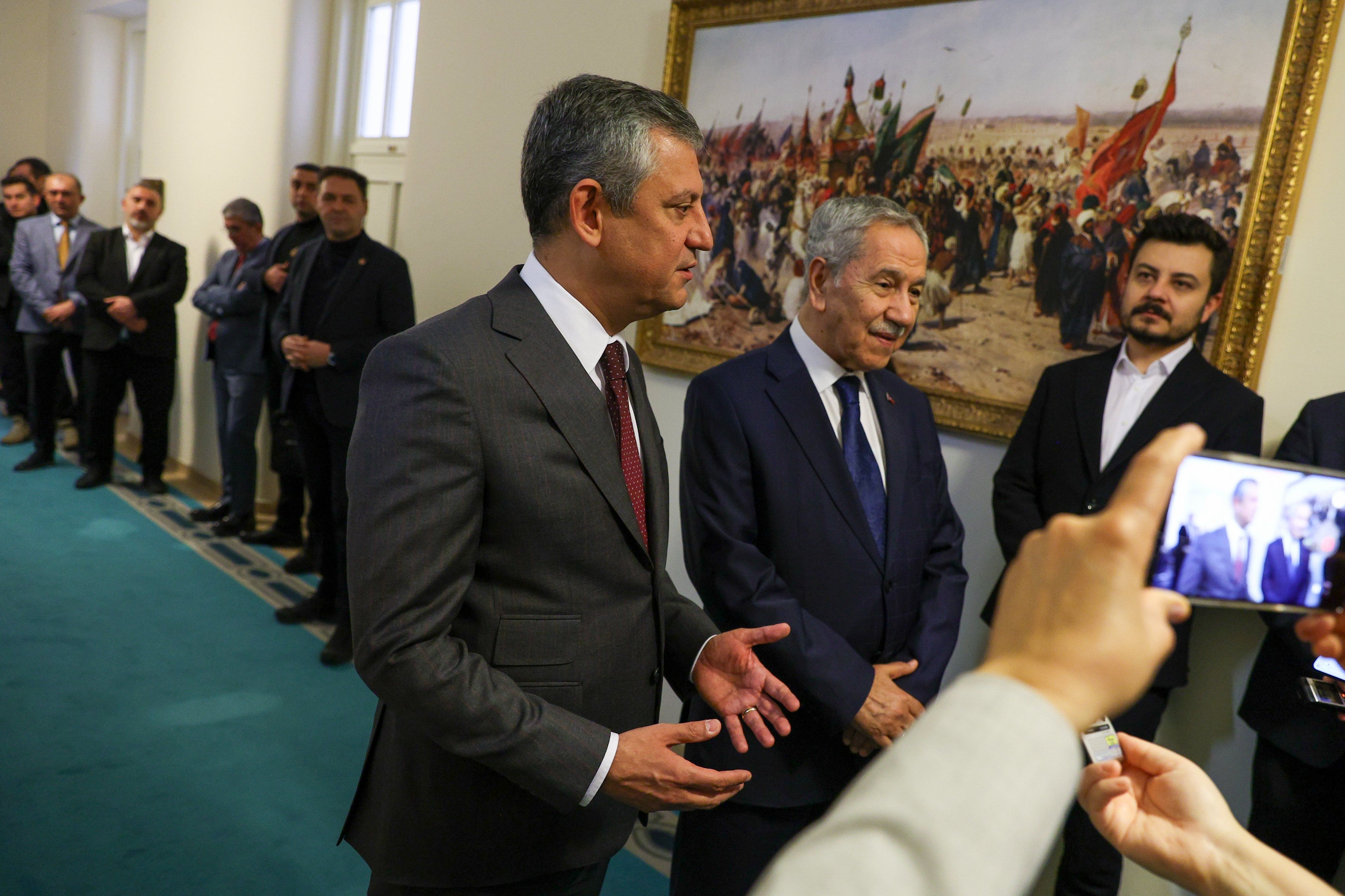 Özgür Özel ve Bülent Arınç Görüşmesi: Manisa ve Ulusal Gündem Üzerine Karşılıklı Değerlendirmeler
