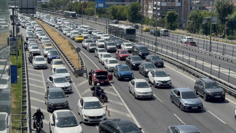 Ramazan Bayramı Yolu Kullanan Sürücüler İçin Hayati Güvenlik Uyarıları ve Dopdolu Bayram Hazırlıkları