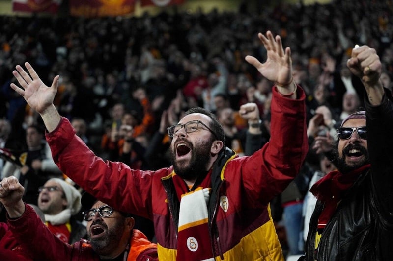 Galatasaray’a Disiplin CuruLundan Seyirci Yasağı ve Erteleme Talepleri: Şampiyonlar Ligi Rövanşı İçin Gelişmeler