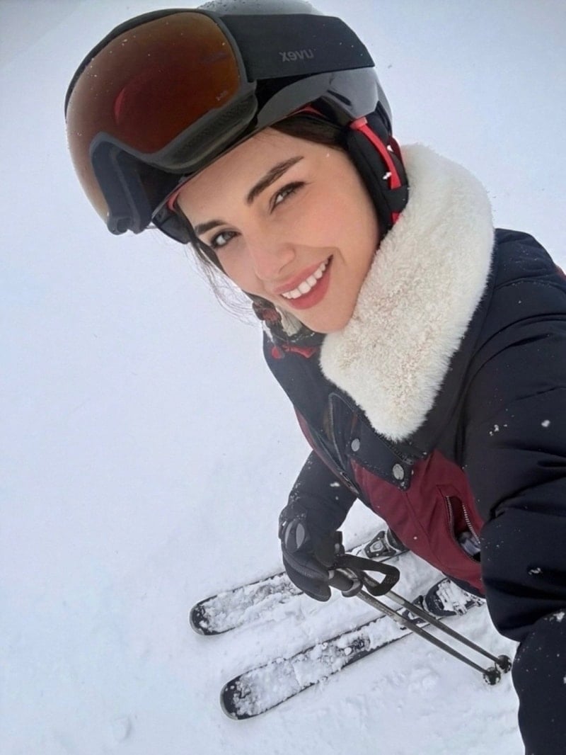 Yağmur Tanrısevsin Kış Tatilinde St. Moritz’de Sıcacık Anlar Yaşadı