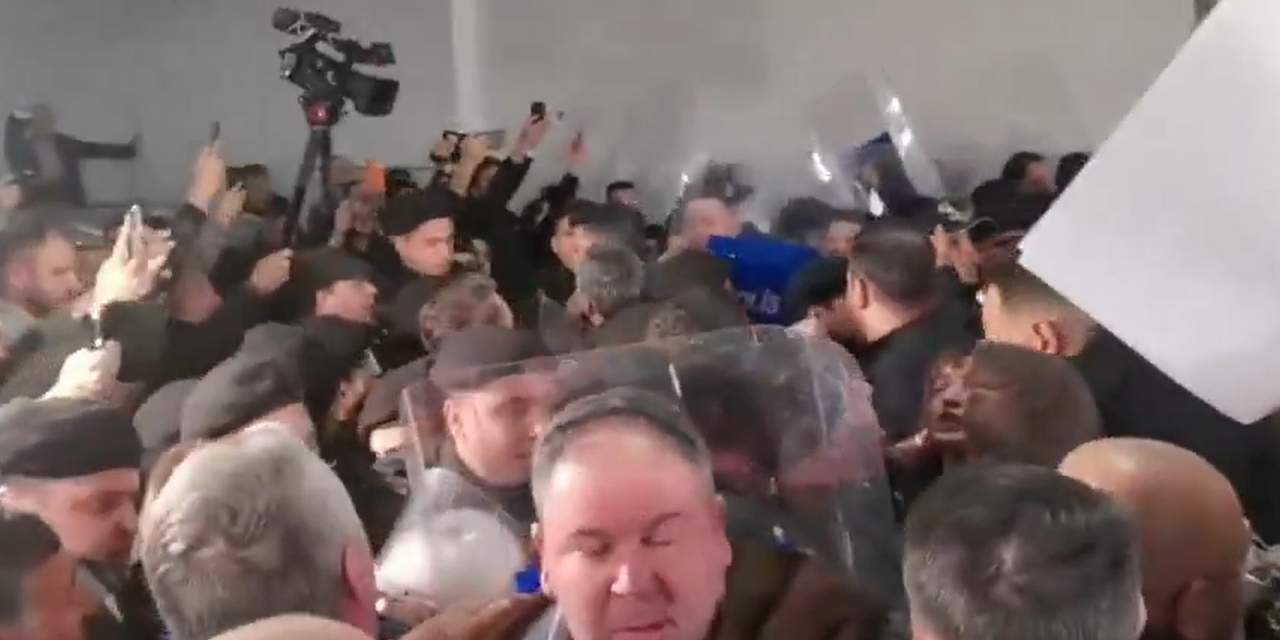 Barikatlar Arasında Meclis Seferberliği: Bursa'da Başkanlık Seçimi ve İktidar Dengeleri