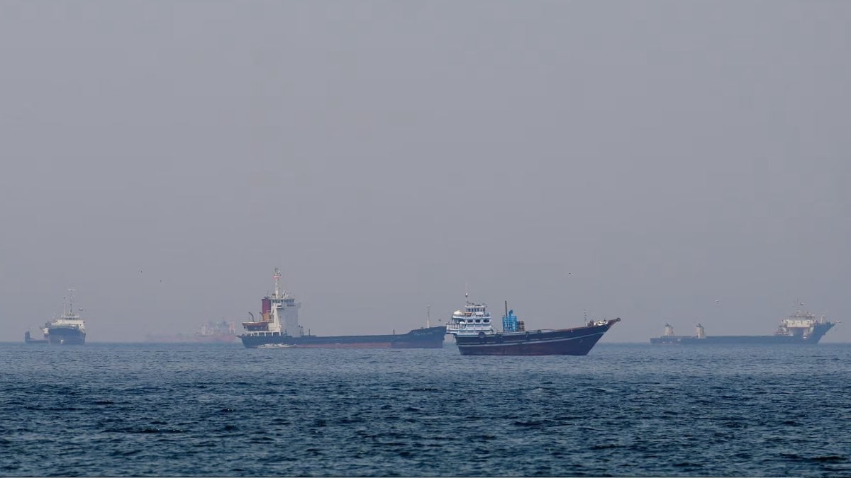 Hürmüz’de trafik durdu