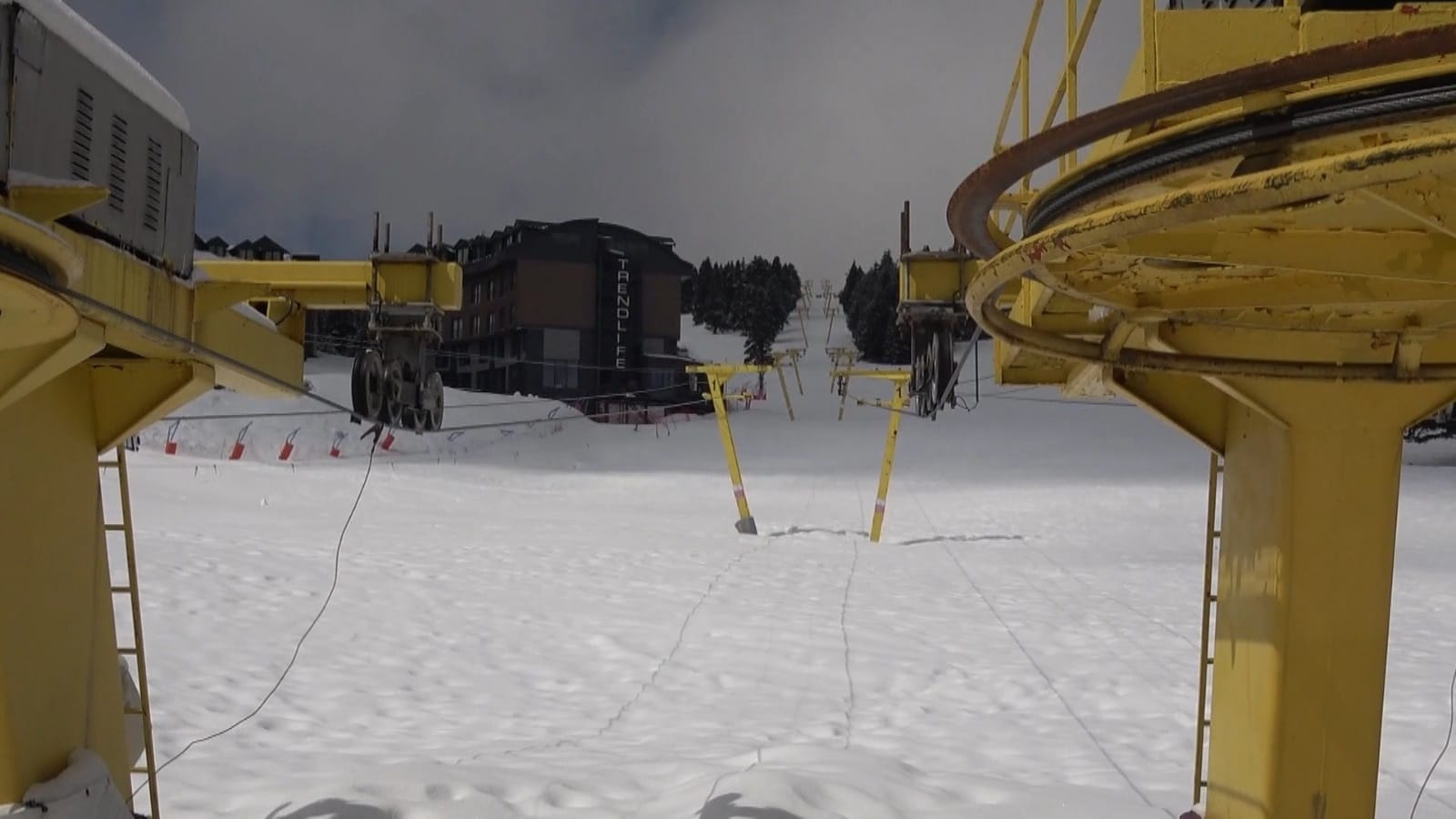 Uludağ’da Nisan Karı: Pistler Boş, Konaklamalar Zamanla Düşüyor