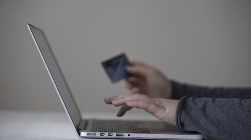 Elektronik Ticarette Şeffaflık ve Gönüllülük Temelli Düzenlemeler: Hizmet Bedelleri ve Komisyonlar Netleşiyor